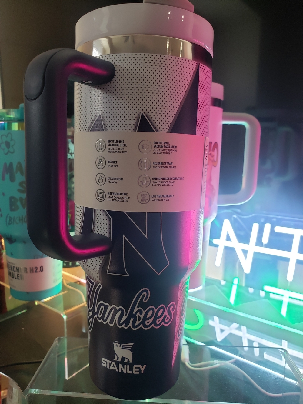 Black and White Yankees 40 oz Quencher Tumbler with Handle